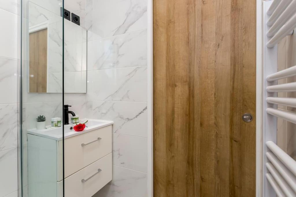 Suite Paris, Tour Eiffel, Champs Elysees المظهر الخارجي الصورة