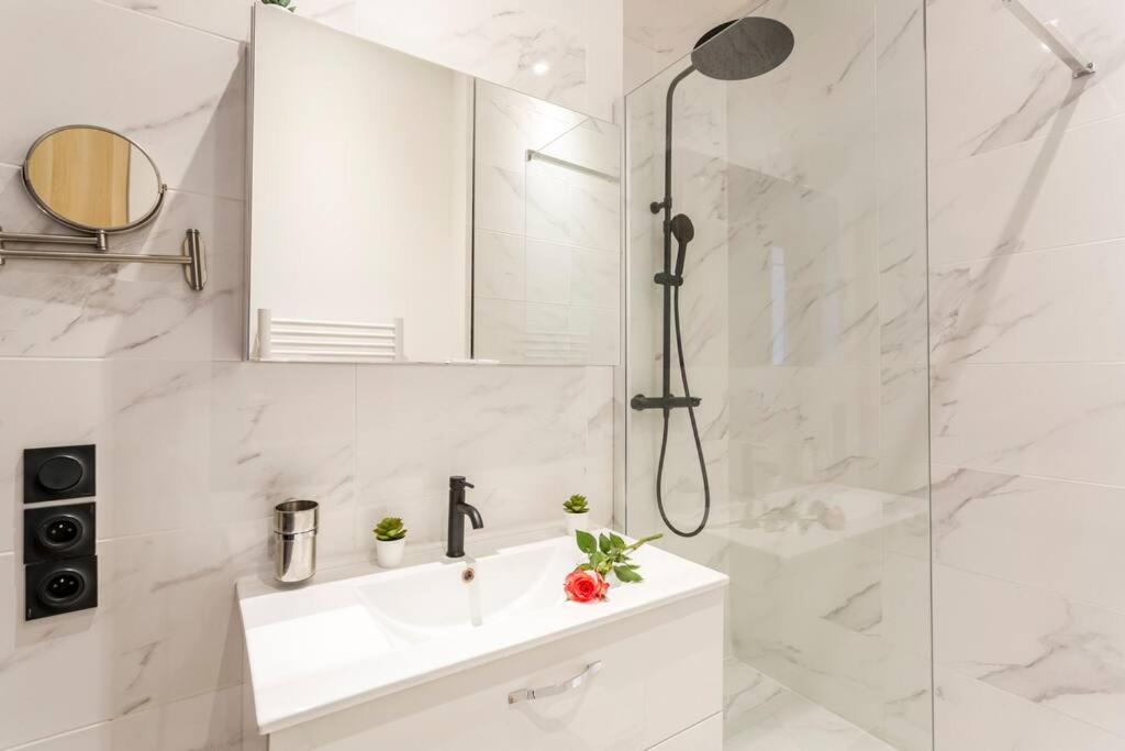Suite Paris, Tour Eiffel, Champs Elysees المظهر الخارجي الصورة